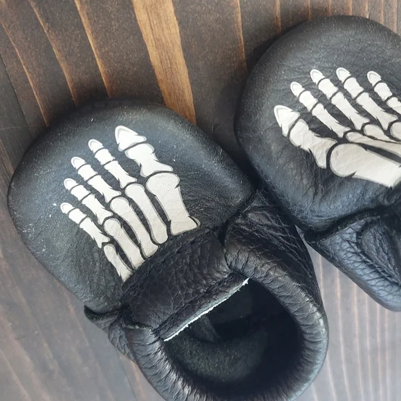 Freshly picked moccasins - Picture 3 of 3